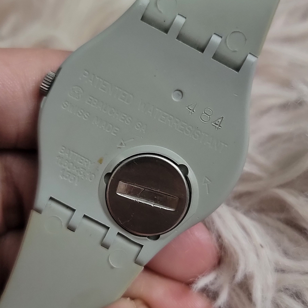 ๐2 Swatch 1984 and Casio Watche Working with Battery - Picture 14 of 17